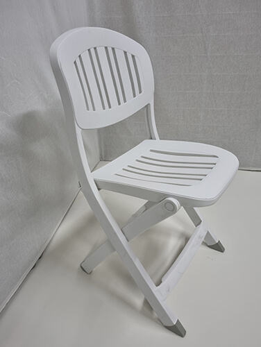 CHAISE PLIANTE BLANCHE